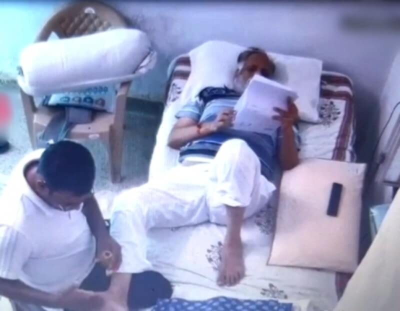 Cctv Footage Surfaces Of Aap Leader Satyendar Jain Enjoying Massage In