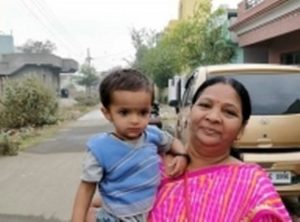 Ravi kant mother and minor daughter_320x237