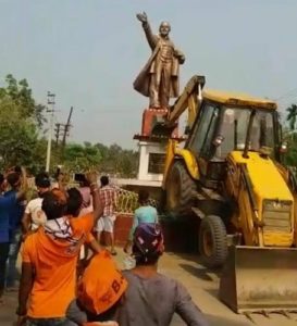 Lenin Statue Nice Photo_455x500