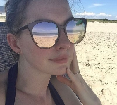 Anne Hathway 1_400x359