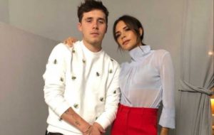 Victoria Beckham Paris Fashion Week_600x380