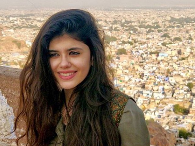 Sanjana Sanghi denies facing misbehaviour on 'Kizie Aur Manny' set ...