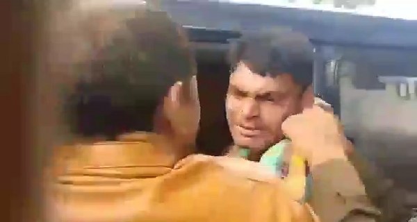 Army Man Thrashed By Police In Kanpur Dehat_600x320