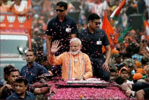 Modi Roadshow in Varanasi_640x429