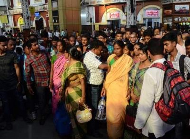 Pulwama Martyr's wife_640x467