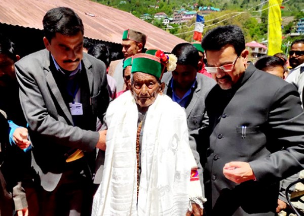Shyam Sharan Negi 102 Year Old India's First Voter IANS May_600x427