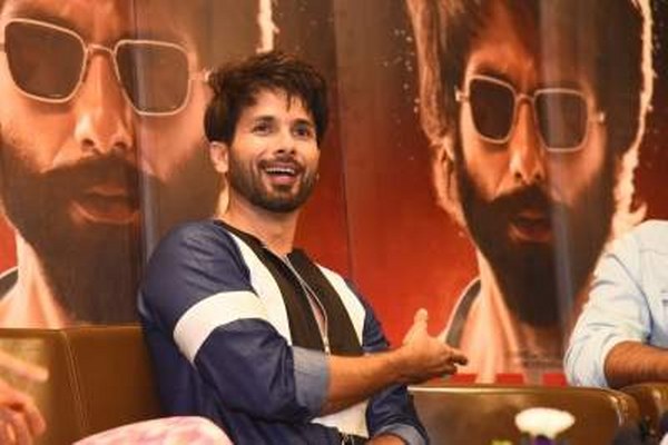 Shahid kapoor_600x400