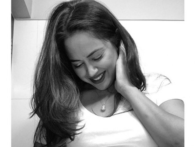 Sameera Reddy_640x480