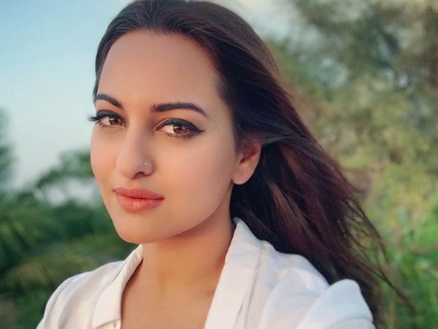 Sonakshi Sinha Teases Fans With Action Packed Video Tweet The English Post Breaking News