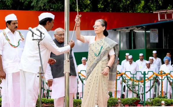 Sonia Gandhi unfurls tricolour Twitter Congress_600x374