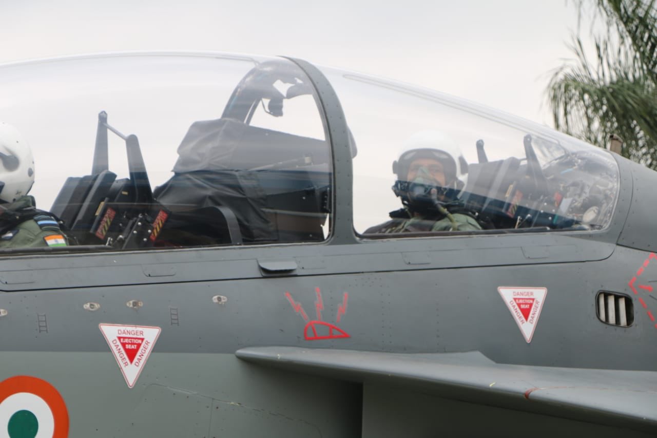 Rajnath Singh flies in Tejas LCA (Photo: Twitter)