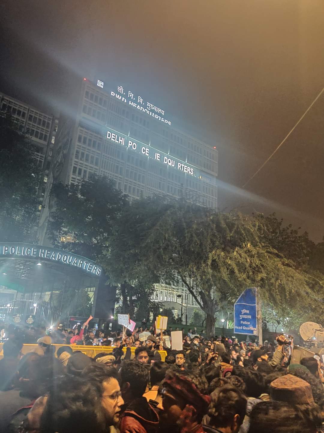 Students protesting outside Delhi Police HQ against