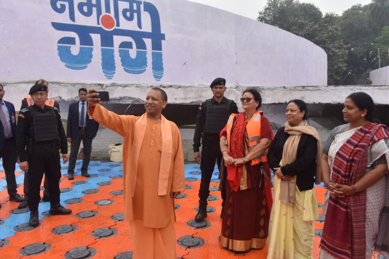 Yogi takes his first ever selfie