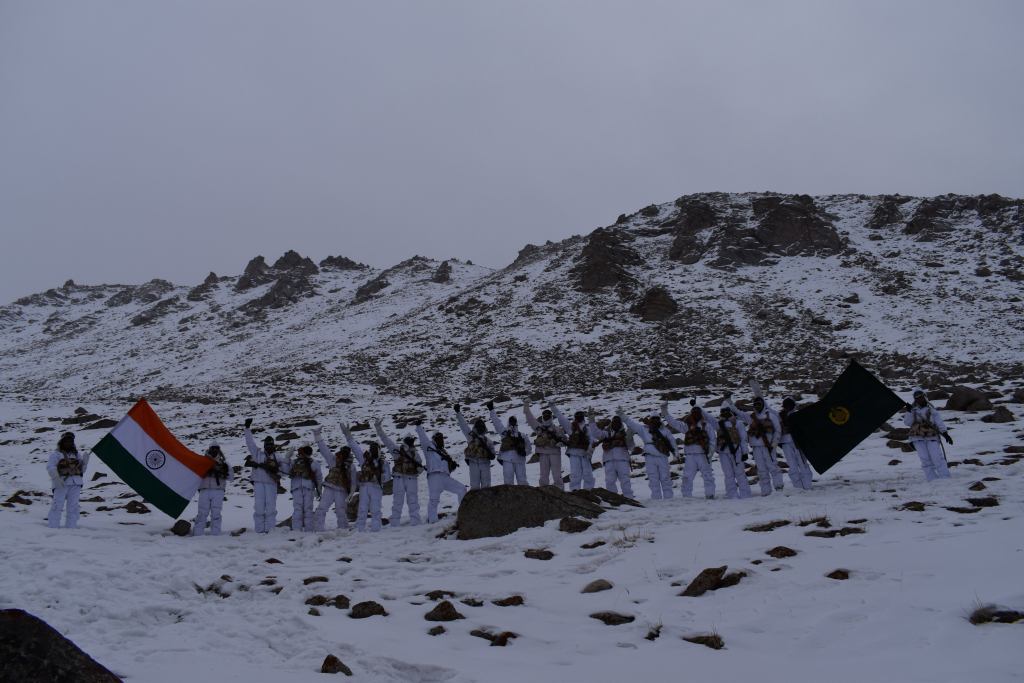 ITBP Jawans With Tricolour In Extreme Cold January 26