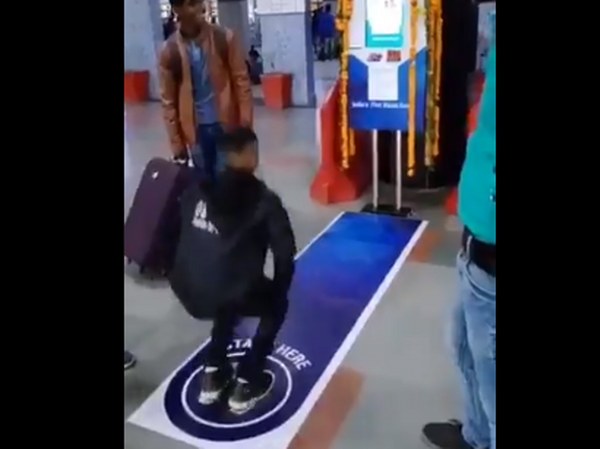 Fit India Squats_600x449