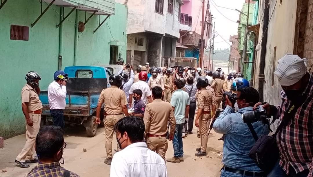 Stone pelting in Moradabad