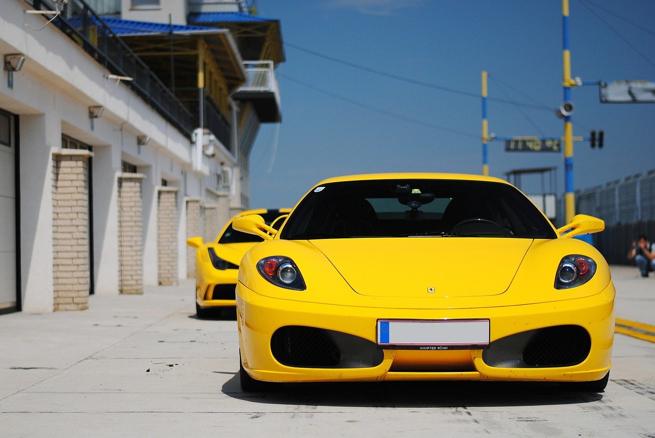 car ferrari-498472_1280