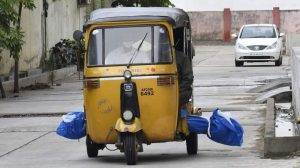 Covid patients body taken in an auto_800x447