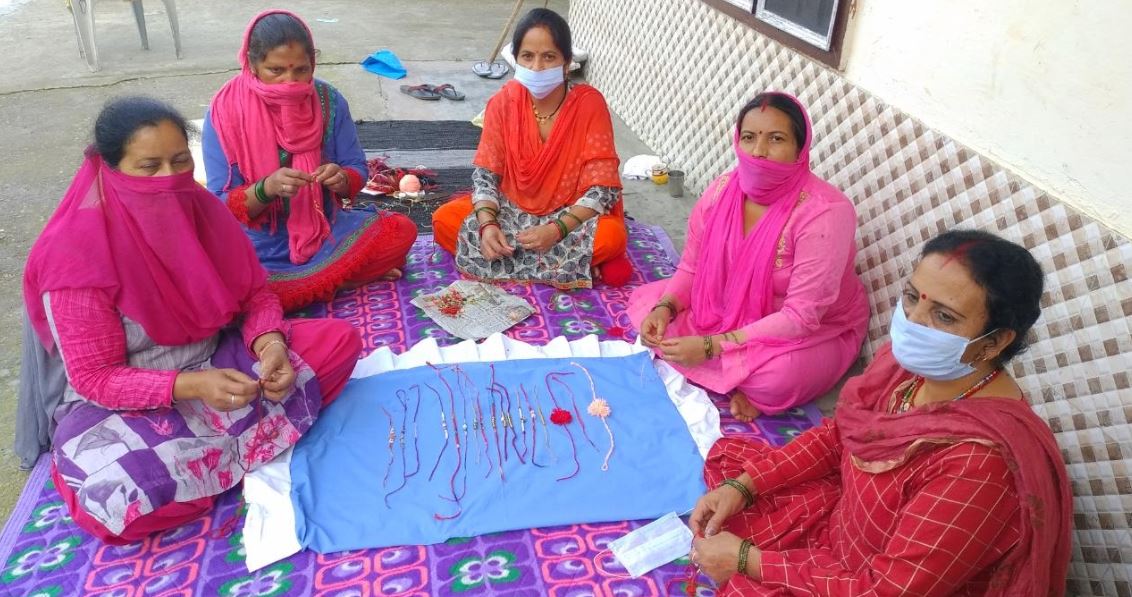 Himachal women make 'rakhis' to help India become self-reliant' IANS