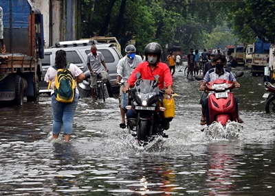 Kolkata: Heavy rains leave Kolka streets inundated on July 13, 2020 ...