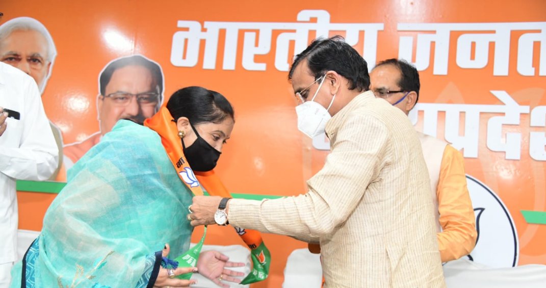 MLA Sumitra Devi Kasdekar Joins BJP Photo BJP4MP Twitter