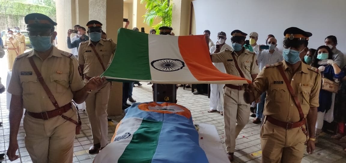 Deepak Sathe accorded hero's farewell, cremated with full state honours