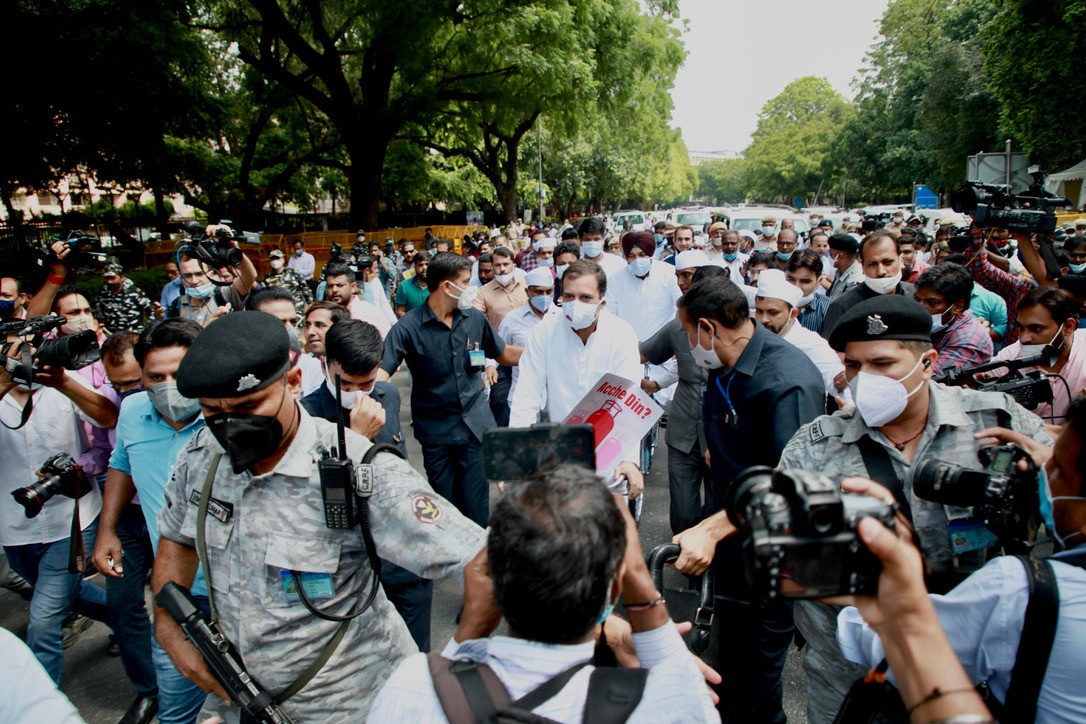 Rahul rides bicycle to Parliament to protest fuel price