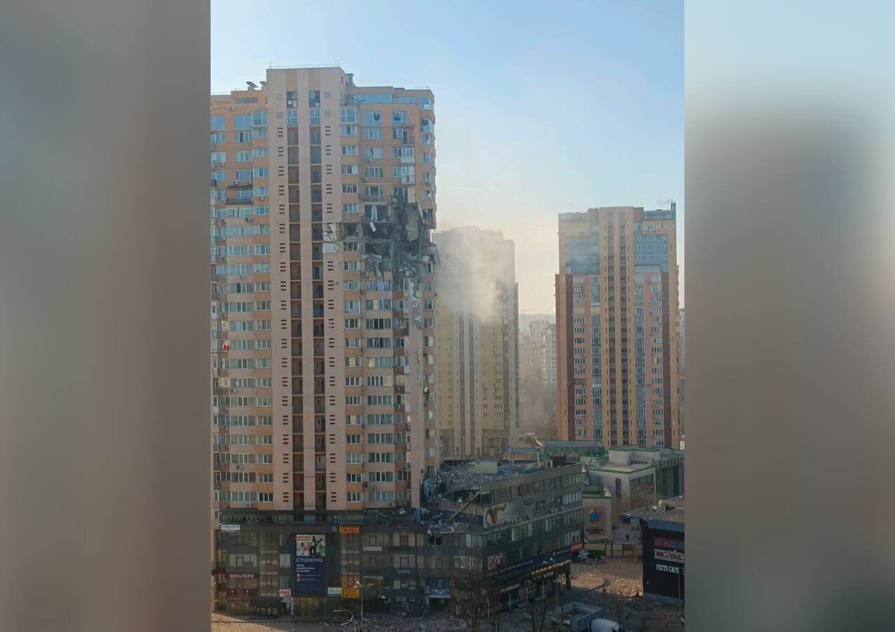 Residential building hit by Russian missile (1)