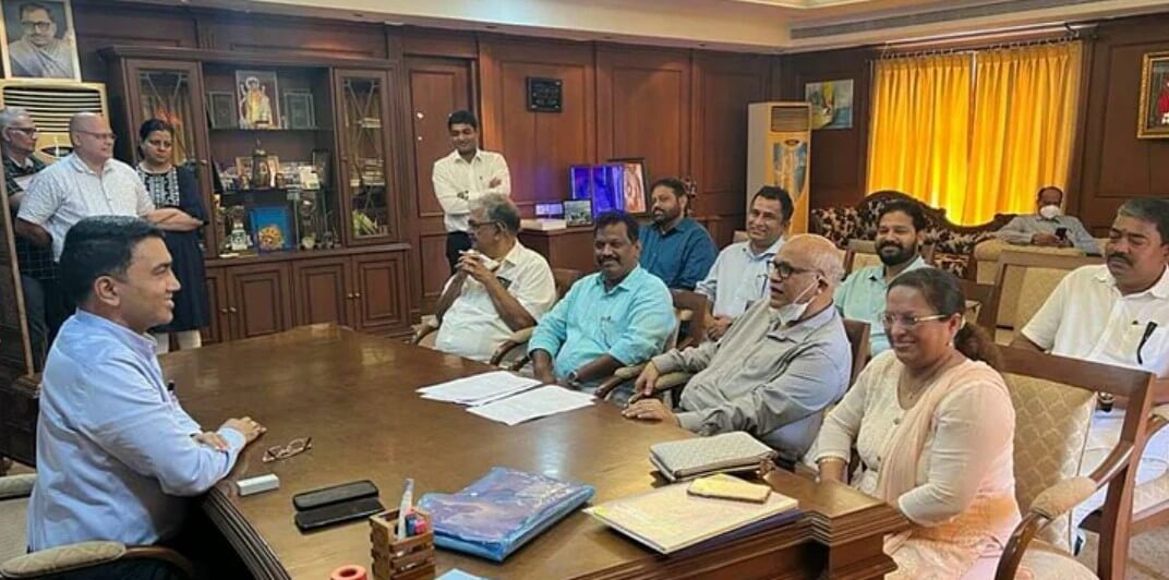 8 Congress MLAs in Goa set to join BJP (1)