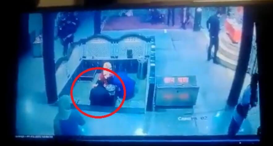 man sits down to pray to god dies (1)