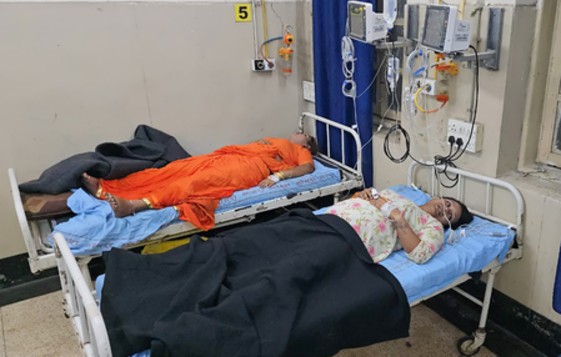 24 transgenders consume poison in Indore (1)