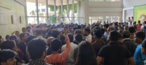 Medical college student gangraped protest by fellow students (1)