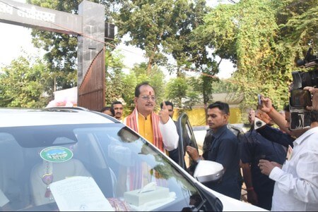 Vijay Sinhas convoy attacked IANS (1) (1)