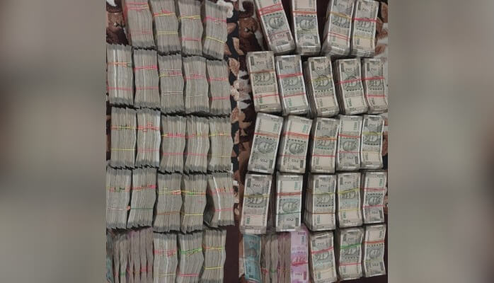 cash rupee 2 IANS (1)