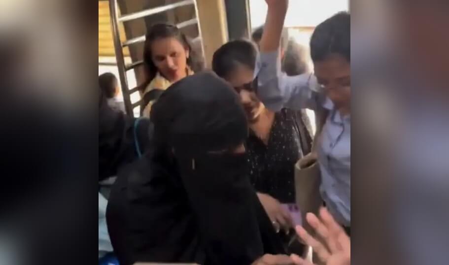 Burqa clad man enters woman compartment in local train Mumbai 2 (1)
