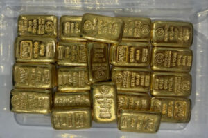 Gold recovered from a passenger at Ahmedabad airport (1) (1)