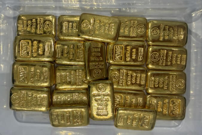 Gold recovered from a passenger at Ahmedabad airport (1) (1)