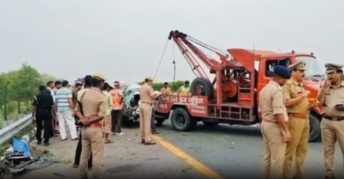 Agra-Lucknow Expressway ACCIDENT