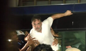 Rahul Gandhi Detained 121313312121 (1)